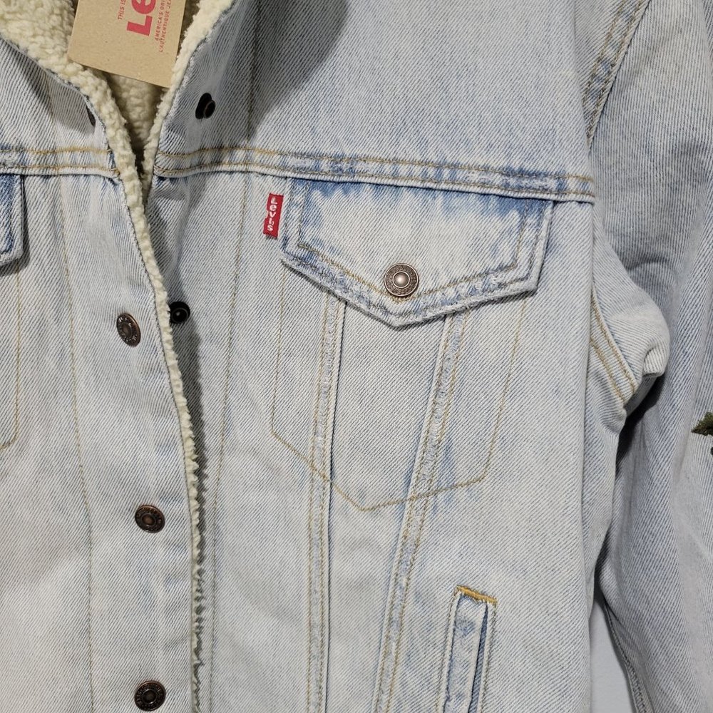Women's Blue Ex-boyfriend Floral-embroidered Denim Sherpa Trucker Jack… - Picture 12 of 12
